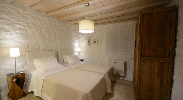 Вилла Deluxe Villa Ammonite with heated pool by Diles Villas