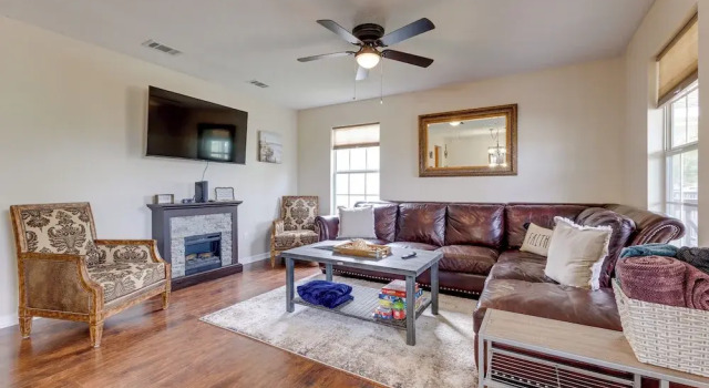 Charming Biloxi Vacation Rental Near Beach, Забронировать Отель Билокси Миссисипи - побережье, рядом с John Henry Beck Park