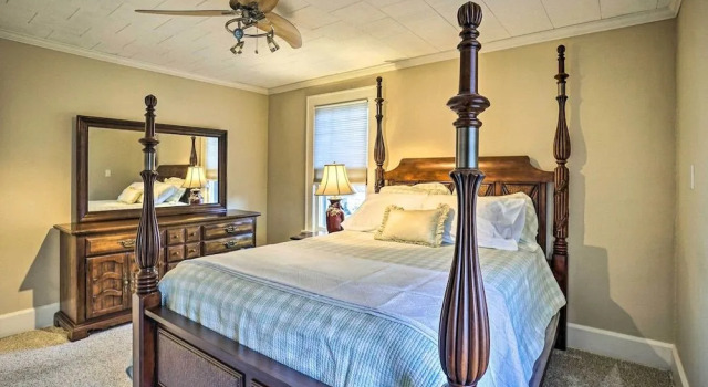 Charming and Family-Friendly Zanesville Home, Reserva ahora Casa o chalet Hoteles en Georgetown con aparcamiento, Aparcamiento