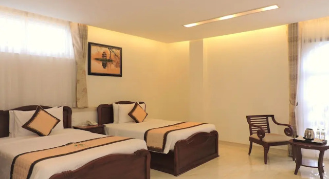 Трёхместный семейный номер Standard c 1 комнатой с видом на город Minh Tam Phu Nhuan Hotel & Spa