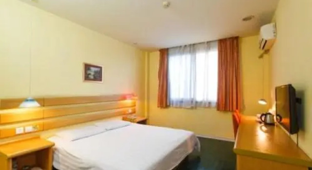 Home Inn Hangzhou Xianshan Xiaoshao Long-Distance Bus Main Station, Book Hotel Hoteller i Xiaoshan med parkering, Parkering