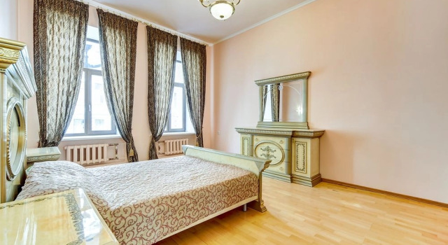 FlatStar on Nevsky 103