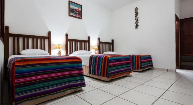 Трёхместный номер Standard Splash Inn Dive Resort & Villas