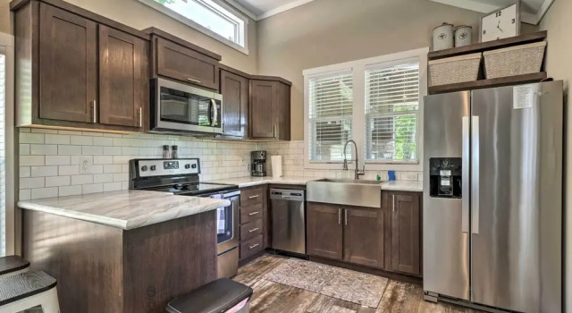 Коттедж Branson Tiny Home on 52 Acres w/ Private Lake!