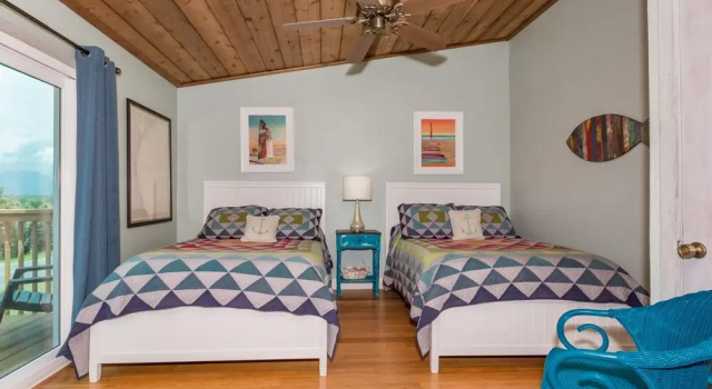 Beachfront Dream Home 4 Bedroom 3 Bath 6060s