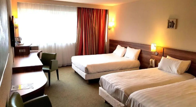 Четырёхместный номер Executive Kyriad Prestige Mulhouse - Basel