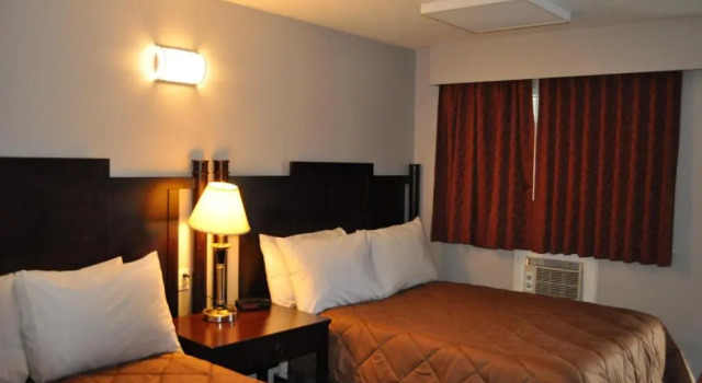 Четырёхместный номер Standard Travelodge by Wyndham Langley