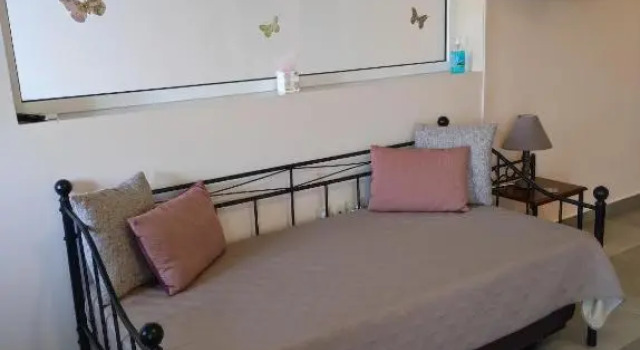 PHOENIX apartment near the airport, Забронировать Апартаменты/квартира Маркопулон Месойеас 