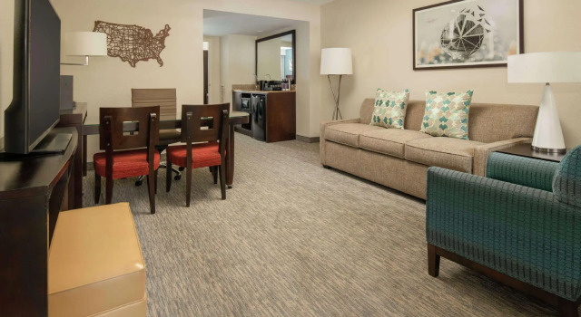 Двухместный номер Standard Embassy Suites By Hilton Seattle - Tacoma International Airport