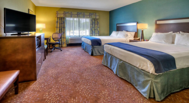 Четырёхместный номер Standard Holiday Inn Express & Suites Pittsburgh SW/Southpointe by IHG