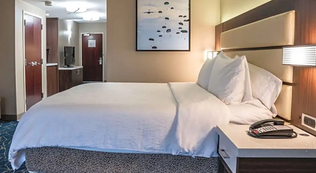 Двухместный люкс with Sofa c 1 комнатой Hilton Garden Inn Fayetteville/Fort Bragg