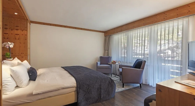 Двухместный номер Standard с балконом Le Mirabeau Resort & Spa
