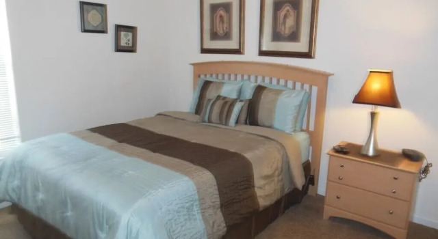 3 Bedroom, 2 Bath Disney Pool Home!