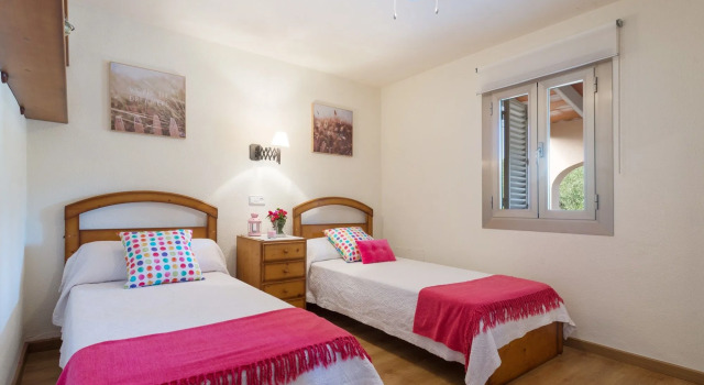 CONCHITA, Book Hotel Sencelles Mallorca