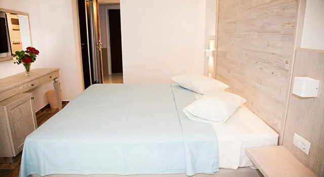 Двухместный номер Deluxe с балконом Zeus Hotel