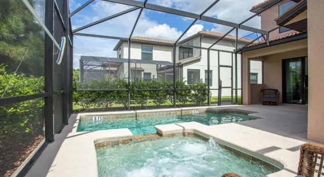 Коттедж Gorgeous 5 Bd Single Family with Pool 5528