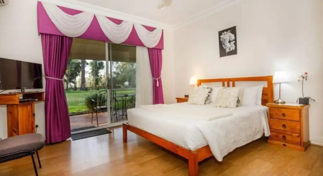 Двухместный номер Economy Inn The Tuarts Guest Lodge