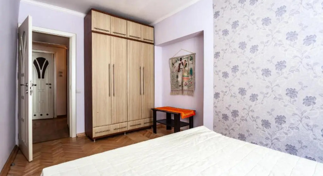 Four bedrooms apartment in the heart of Lviv, Забронировать Апартаменты/квартира Апартаменты Львова, рядом с Музей этнографии и художественного промысла, Апартаменты/квартира
