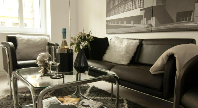 BAUHAUS Style 1920's Design Apartment with Garden