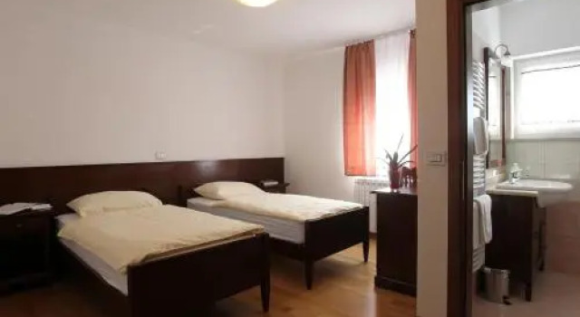 Guest House Pod Slavnikom, Buchen Sie Pension Podgorje Slowenisch Istrien