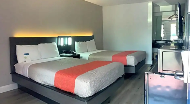 Четырёхместный номер Standard Motel 6-Memphis, TN - East