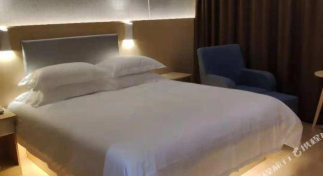 Xinchang Jinhong Hotel