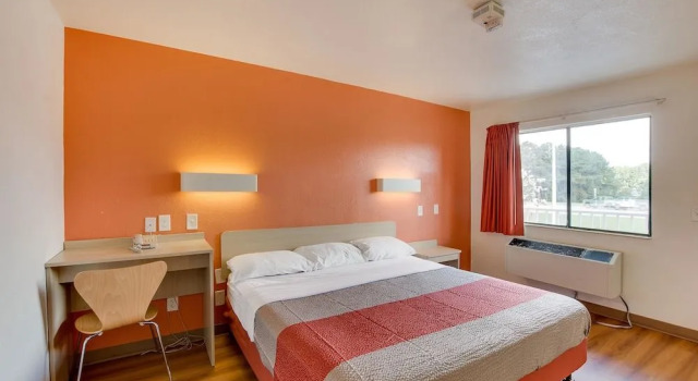 Motel 6 Columbia West, Rezervați Motel St. Andrews Statele Unite ale Americii