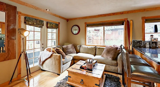 The Love Nest: Tahoe City Home by RedAwning, Забронировать Дом для отпуска Виллы Тахо-Сити, Вилла