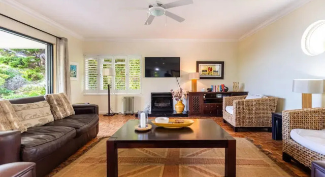 Коттедж Camps Bay 4bed Home w Pool and Views Alma Marina