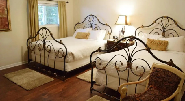 Четырёхместный номер Standard Silverton Inn & Suites