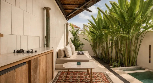 Вилла Serene 1BR Villa 800 to Echo Beach, with Pool