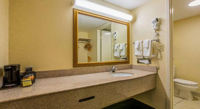 Номер Standard Quality Inn Atlanta Northeast I-85