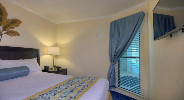 Люкс c 1 комнатой Sailport Waterfront Suites