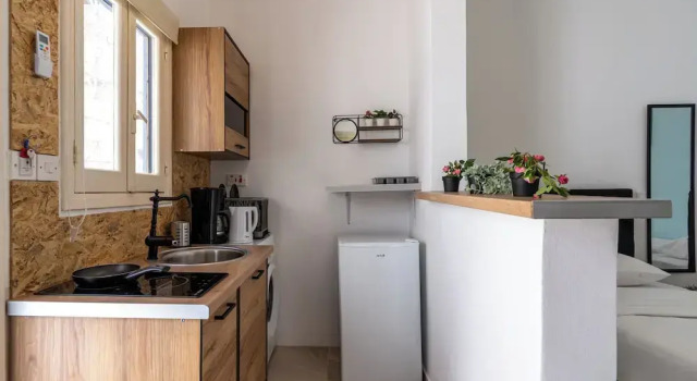 Simba Studio in Larnaca & Terrace, Book Hotel Larnaka Larnaca Region