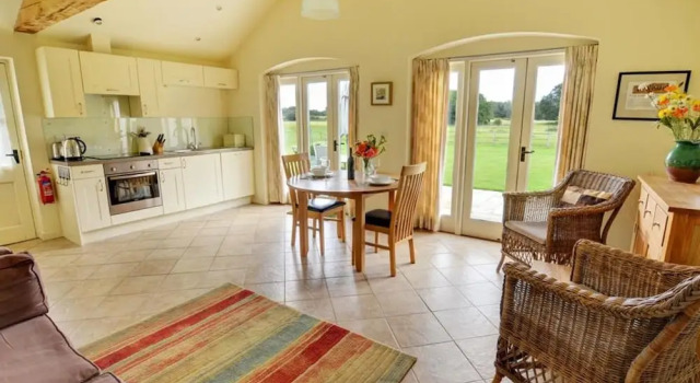 Beautiful Holiday Home in Larling With Garden, Buchen Sie Hotel Norwich Norfolk (Grafschaft)