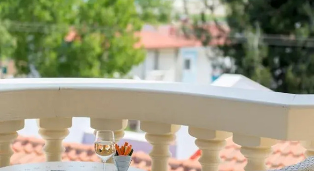 Номер Standard Enavlion Hotel