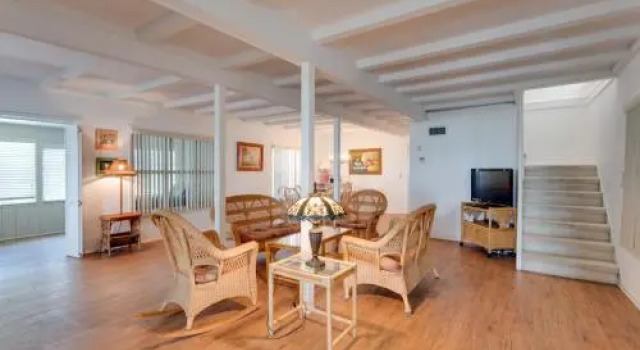 Beachfront Dunes 3 s Gulf Front 3 Br home by RedAwning, Забронировать Отель Отели в центре Форт-Майерс-Бич, в центре