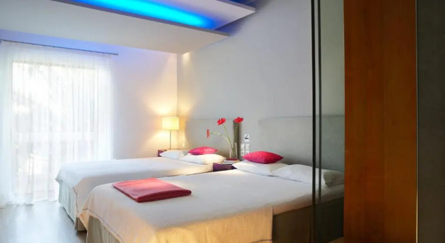 Семейный номер Standard с видом на сад Kamari Beach Hotel