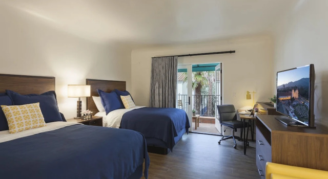 Четырёхместный номер Superior с балконом La Playa Inn Santa Barbara