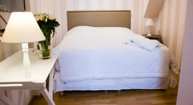Lequatorze, Prenota Hotel Compiegne Oise