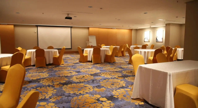 فندق ميد بوينت - Midpoint Hotel, Varaa Hotelli Hotellit Asir Province pysäköinnillä, Pysäköinti