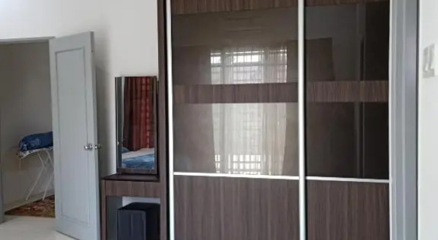 Rara Homestay Kuala Kangsar, Prenota Hotel Hotel a Kuala Kangsar con parcheggio, Parcheggio