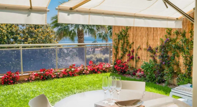 SERRENDY 100m APARTMENT TERRACE VIEW OF THE SEA SWIMMING POOL