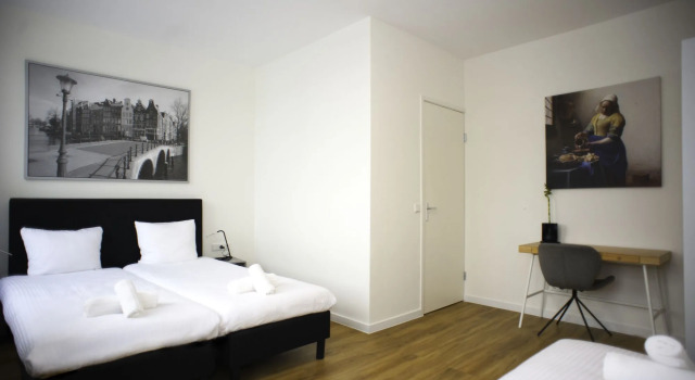 I Hotel