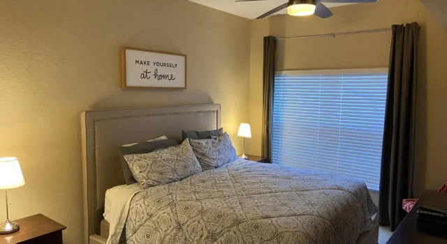 Коттедж Beautiful town home 5 miles from Disney entrance
