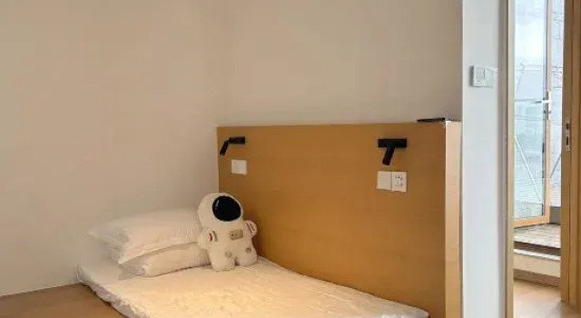 Люкс с 2 комнатами Dali cute elephant Parent-child Hotel
