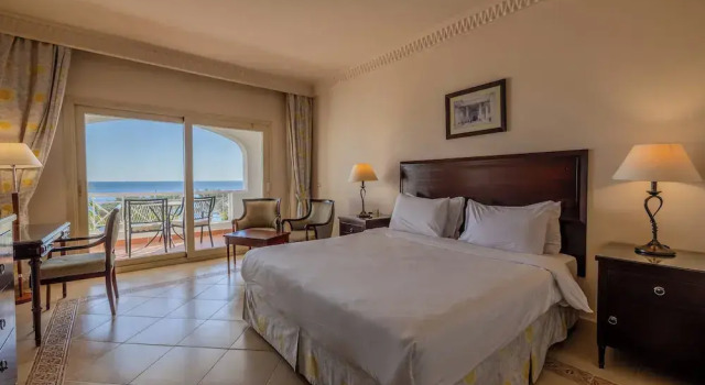 Двухместный номер Standard с балконом и seafront Continental Plaza Beach Resort (Ex. Inter Plaza Beach)