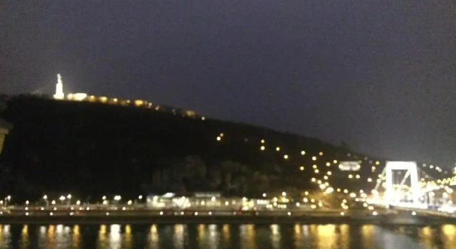Апартаменты Riverside flat with King Castle view