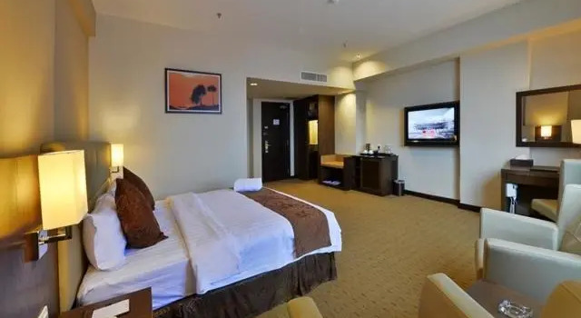 Полулюкс Lintas View Hotel