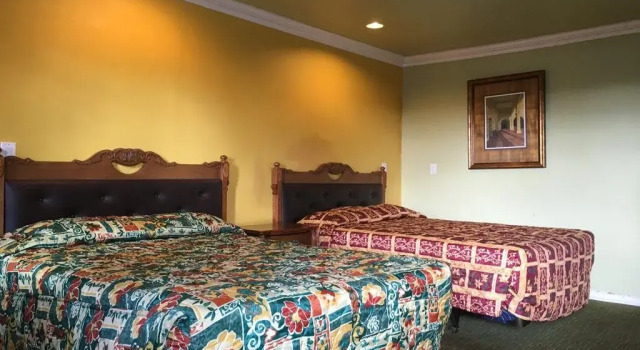La Petite Rouge Motel